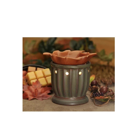 Scentsy PLYMOUTH Leaf Wax Warmer Retired Full Size With Blub 3 Wax Bars Fall - Picture 2 of 16